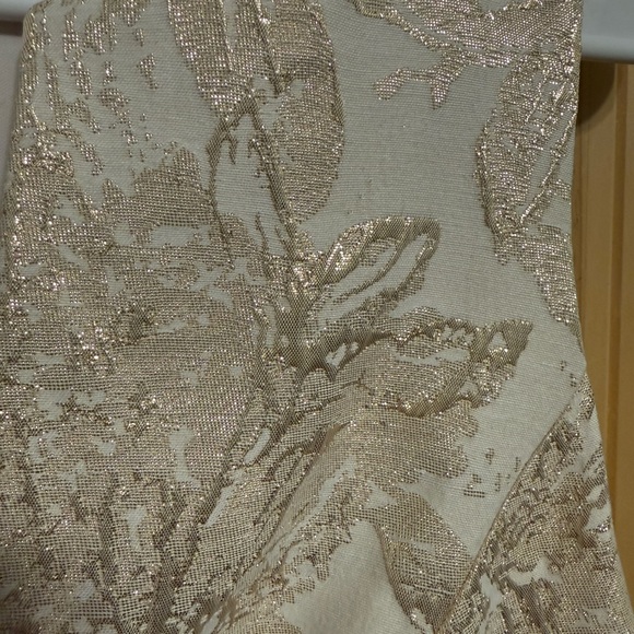 Connected Apparel Cream and Gold Floral Midi Dress - Picture 4 of 10